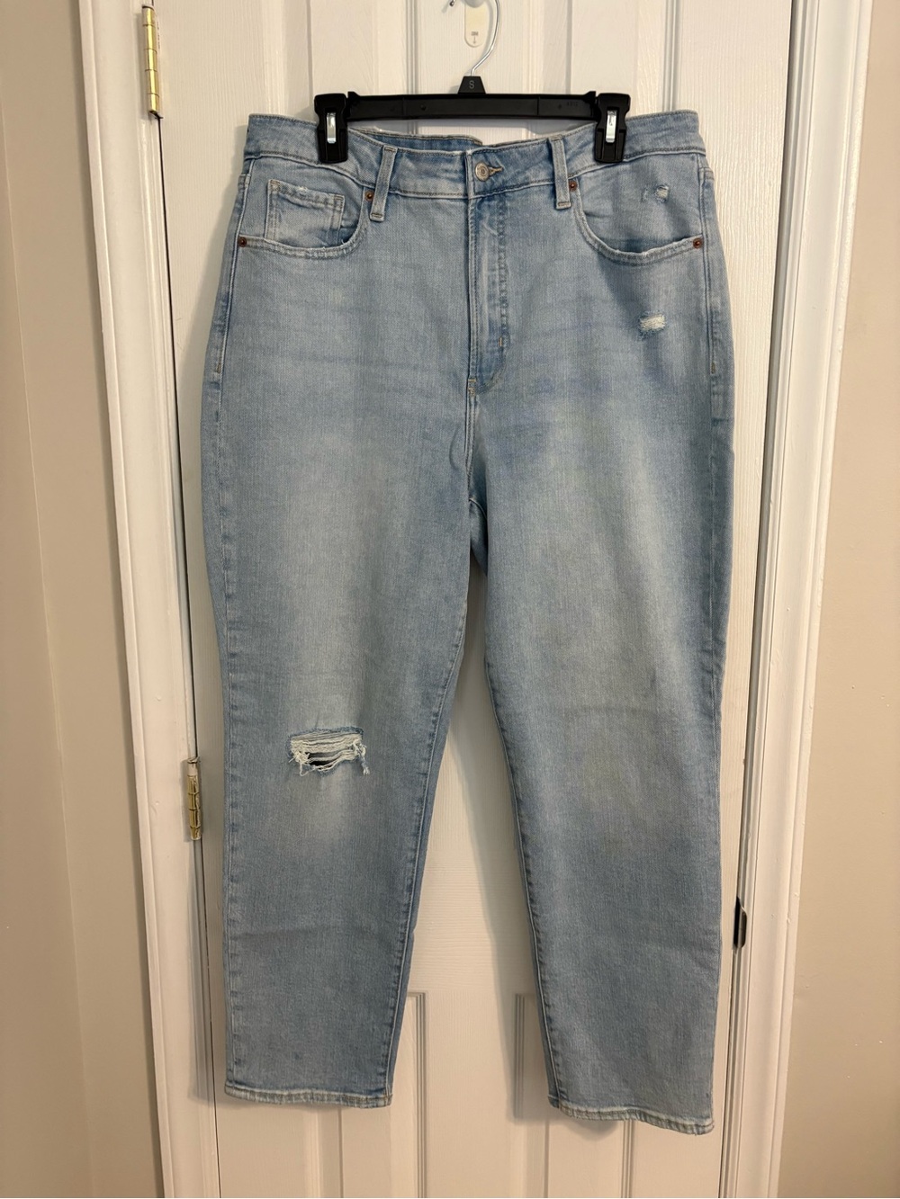 Old Navy Light Blue Boyfriend Jeans with Distressed Knee